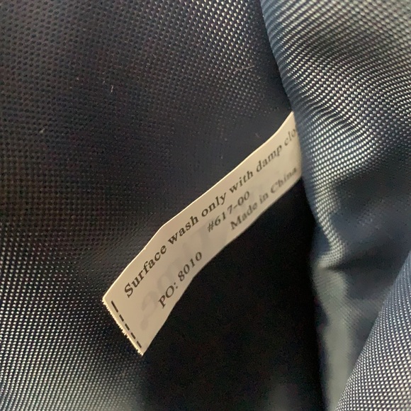 Picnic Time Wine Insulated Tote, Corkscrew, Cheese Knife and Board - Picture 9 of 10